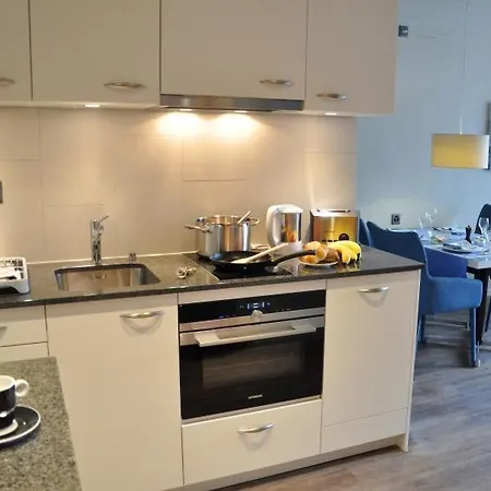 Sleeps 4 Wifi Apartment